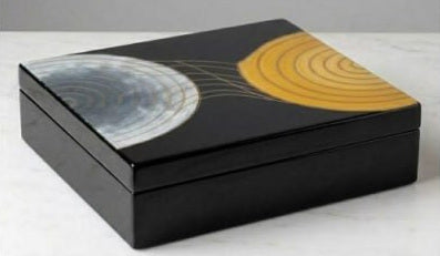 Eclipse lidded box